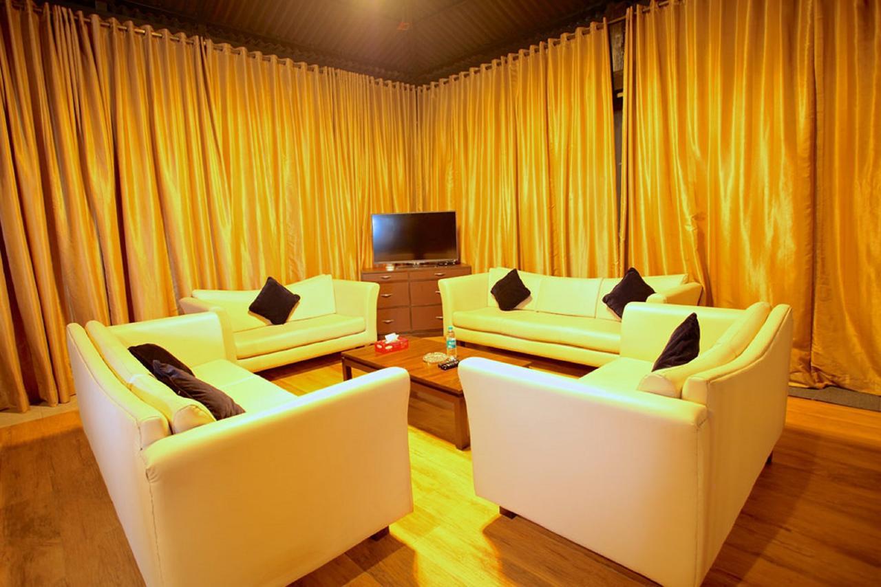Kino Lakeside Chalet Hotel โลนาวาลา ภายนอก รูปภาพ